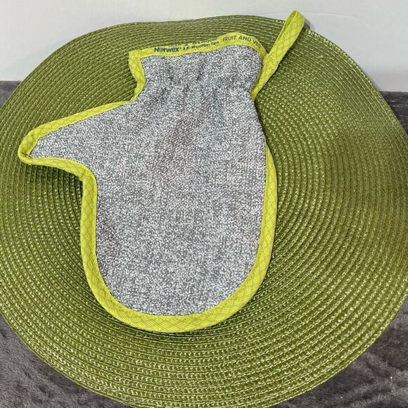 Norwex Veggie & Fruit Scrub Mitt limited edition NWOT - Picture 10 of 10